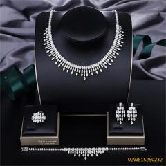 طقم مجوهرات زفاف عصري من الزركون