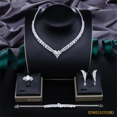 طقم مجوهرات زفاف عصري من الزركون