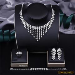 طقم مجوهرات زفاف عصري من الزركون