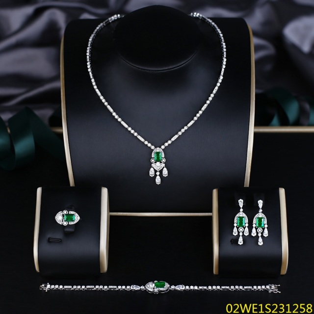 طقم مجوهرات زفاف عصري من الزركون
