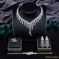 طقم مجوهرات زفاف عصري من الزركون