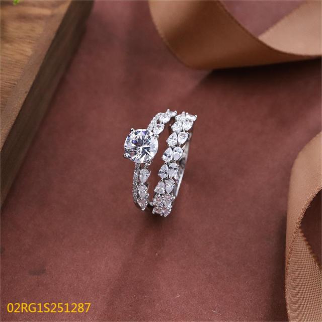 طقم خاتم من الفضة عيار 925 مرصع بالزركون