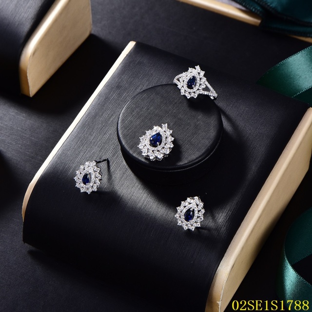Wholesale Luxury 925 Silver Zircon Pendant Set