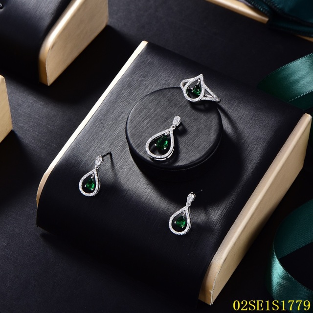 Wholesale Luxury 925 Silver Zircon Pendant Set