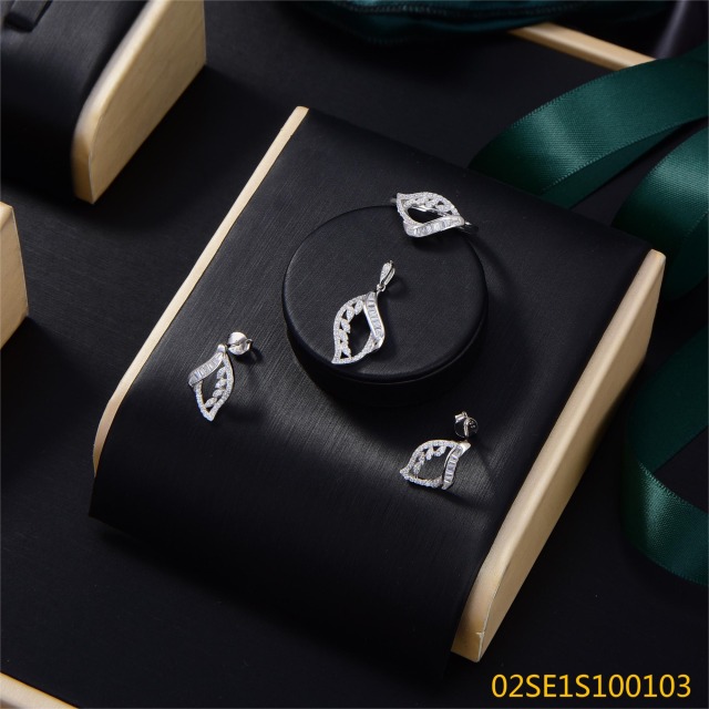 Wholesale Luxury 925 Silver Zircon Pendant Set