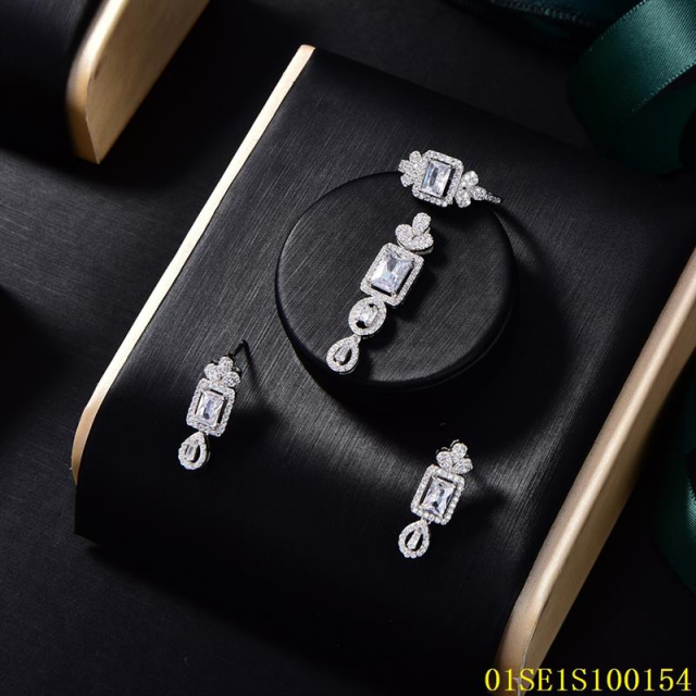 Wholesale Luxury 925 Silver Zircon Pendant Set