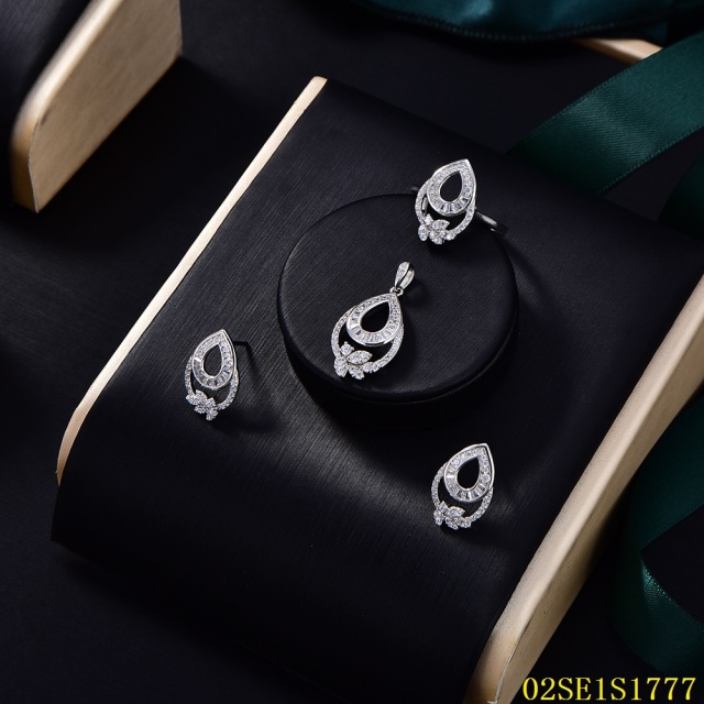 Wholesale Luxury 925 Silver Zircon Pendant Set