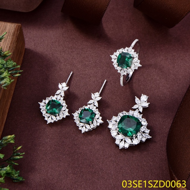 Wholesale Luxury 925 Silver Zircon Pendant Set