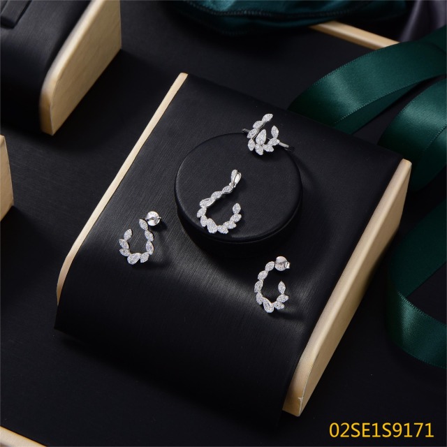 Wholesale Luxury 925 Silver Zircon Pendant Set