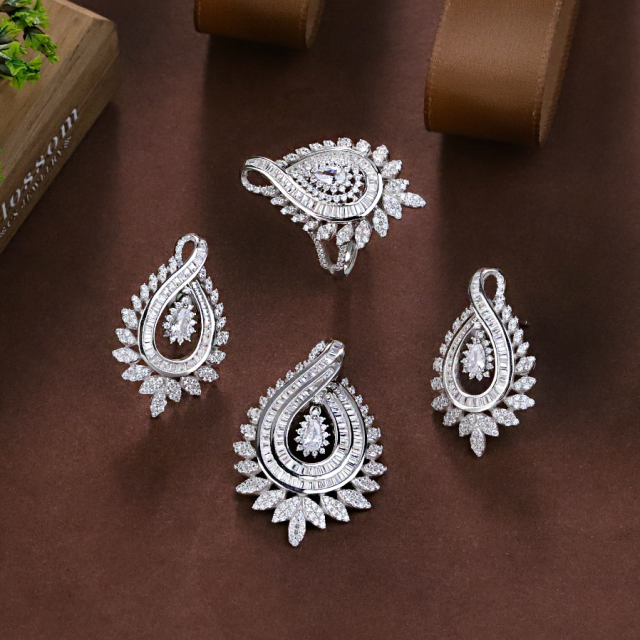 Wholesale Luxury 925 Silver Zircon Pendant Set