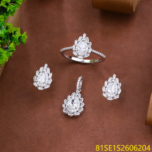 Blossom CS Jewelry الشركة المصنعة فاخر فضة 925 زركون على شكل قطرة بحجر مستطيل محاط طقم أقراط وقلادة وخاتم راقي للسيدات