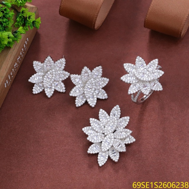 Blossom CS Jewelry فضة 925 زركون على شكل ندفة ثلجية بأزهار طقم أقراط وقلادة وخاتم فاخر كلاسيكي للفتيات
