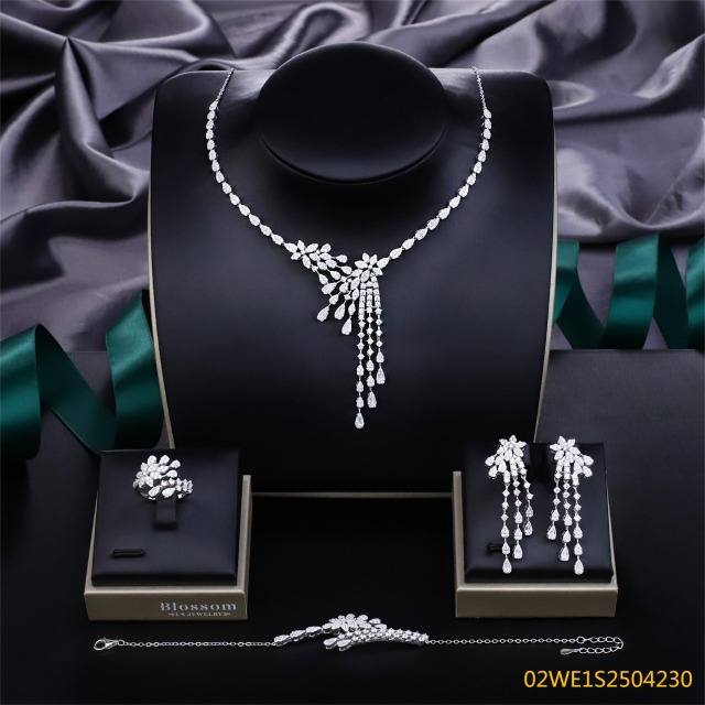Blossom CS Jewelry بالجملة رائع زركون بشرابات على شكل ورقة فضة 925 طقم مجوهرات من 4 قطع يومي وحفلات للنساء