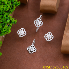 Blossom CS Jewelry بالجملة رائع زركون البرسيم رباعي الأوراق فضة 925 طقم أقراط وقلادة وخاتم من 3 قطع أنيق هدية للنساء
