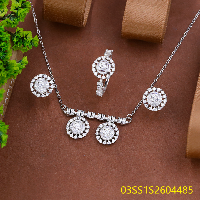 Blossom CS Jewelry الشركة المصنعة فاخر فضة 925 زركون دائري محاط طقم عقد وأقراط وخاتم راقي للسيدات