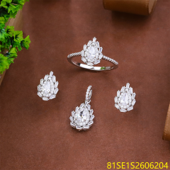 Blossom CS Jewelry بالجملة فضة 925 زركون بيضاوي بحافة مخرمة محاط طقم أقراط وقلادة وخاتم رقيق يومي للسيدات