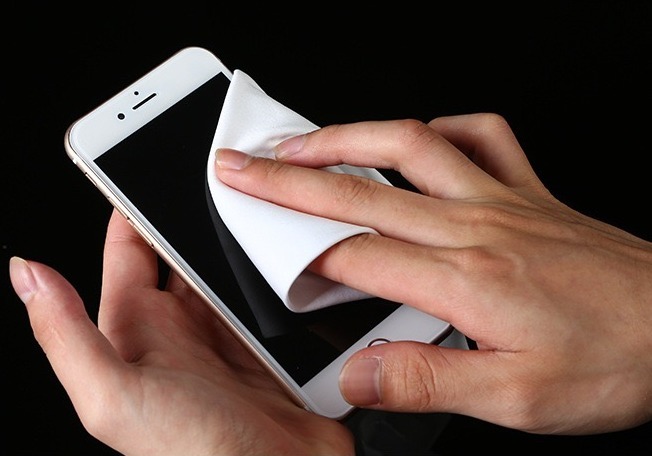 Microfiber mobile phone cleaning wipers