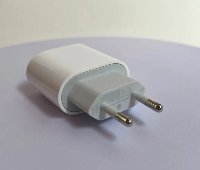 Apple 20W Type C adapter charger EU plug