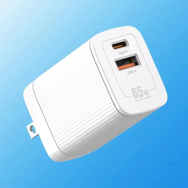 GaN PD 65W adapter charger  Type C & USB Portable
