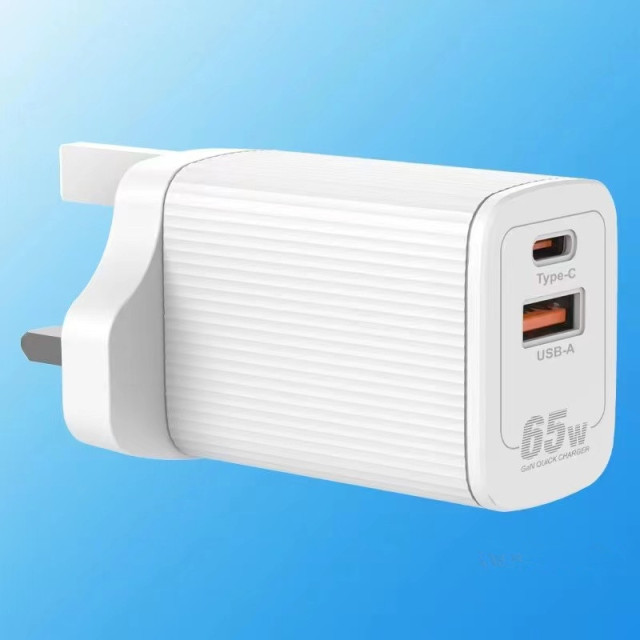 GaN PD 65W adapter charger  Type C & USB Portable