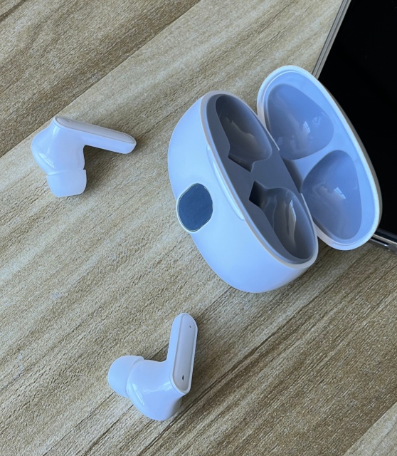 V67 TWS earbuds