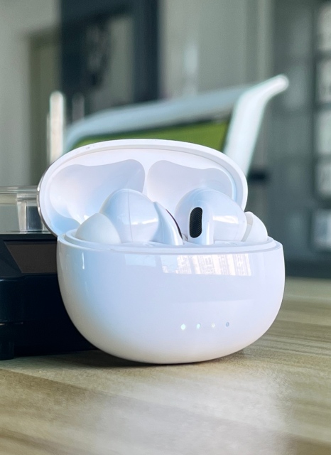 V79 TWS earbuds