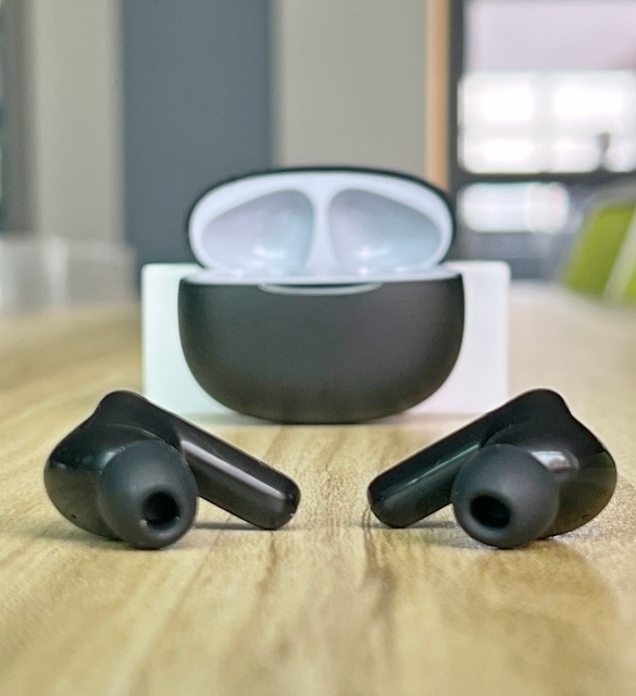 V72 TWS earbuds