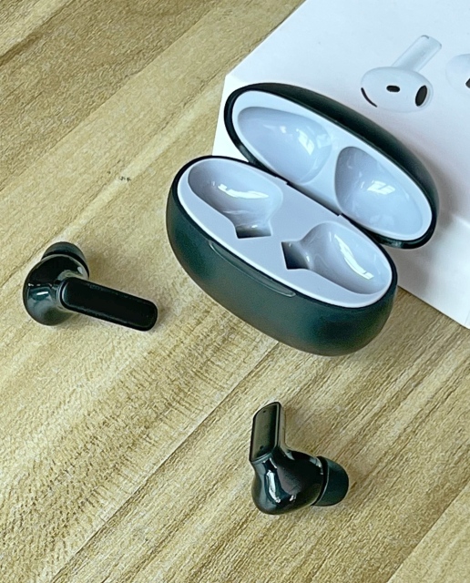 V72 TWS earbuds