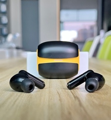 i80 TWS earbuds
