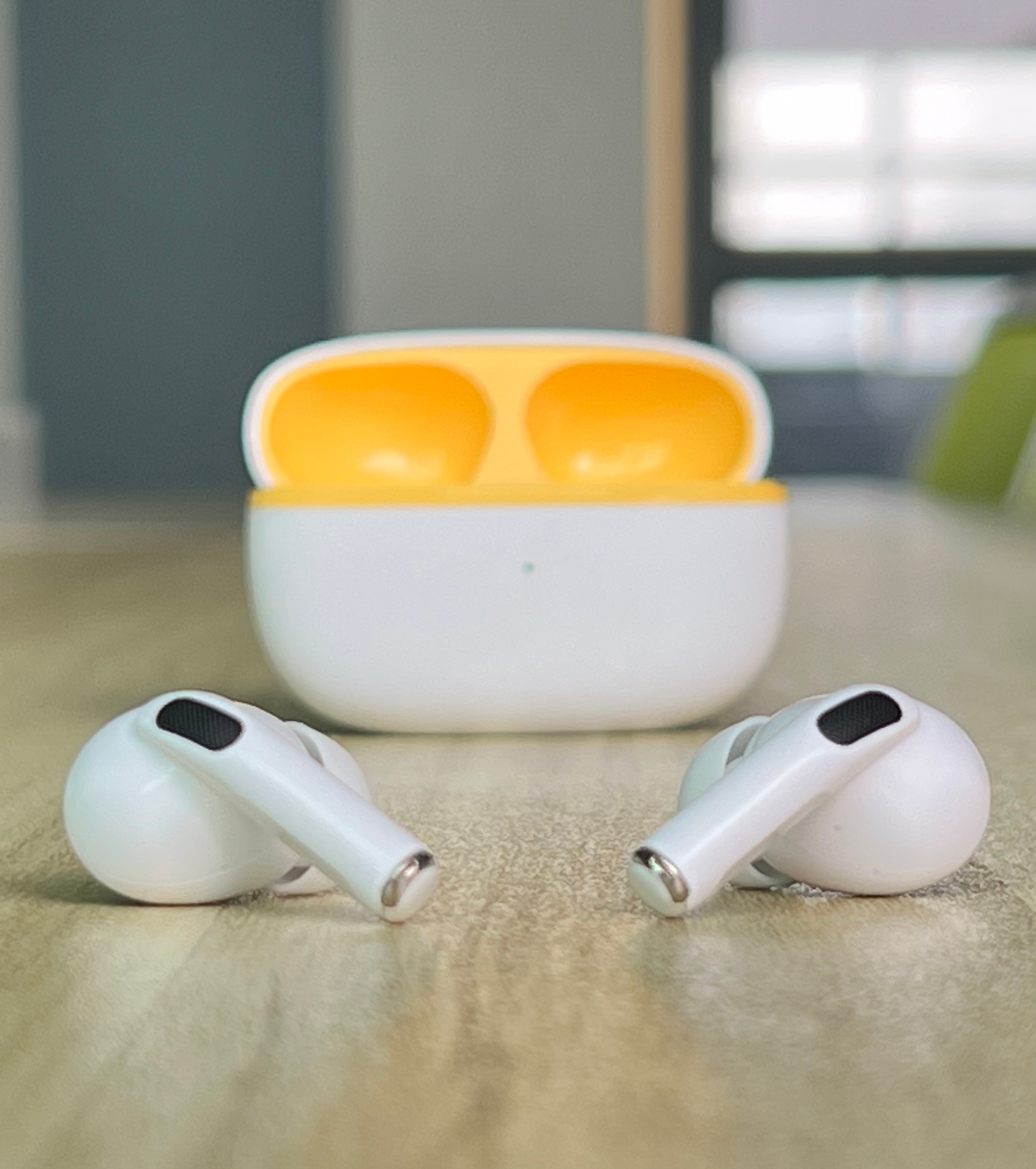 i83 TWS earbuds