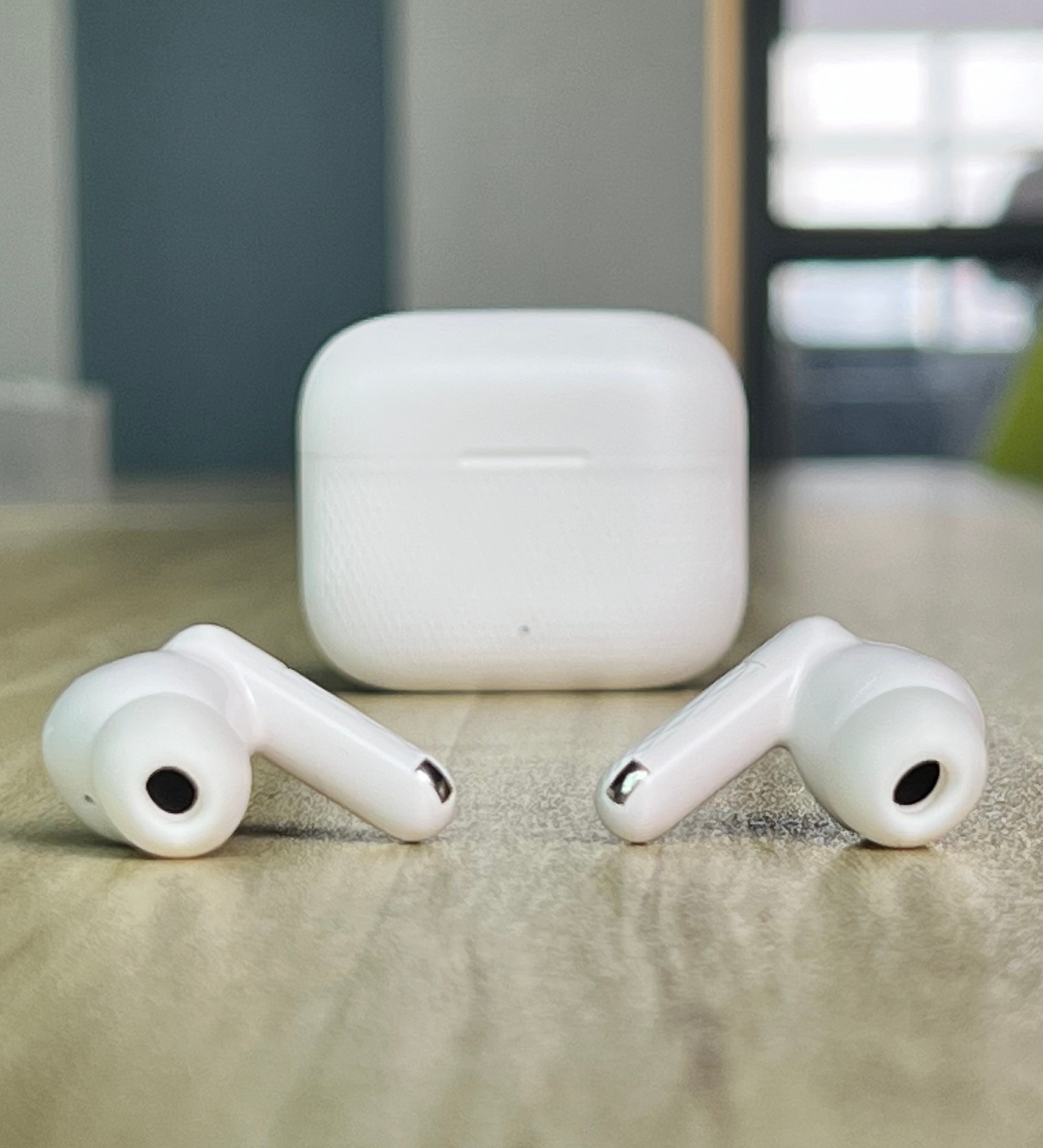 i84 TWS earbuds