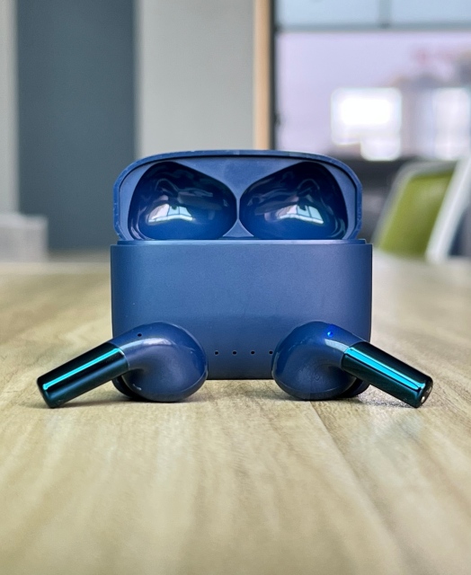 V78 TWS earbuds