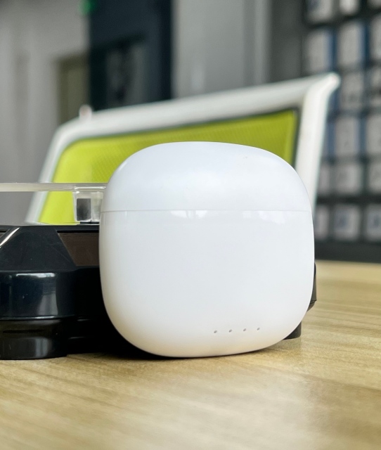 V77 TWS earbuds