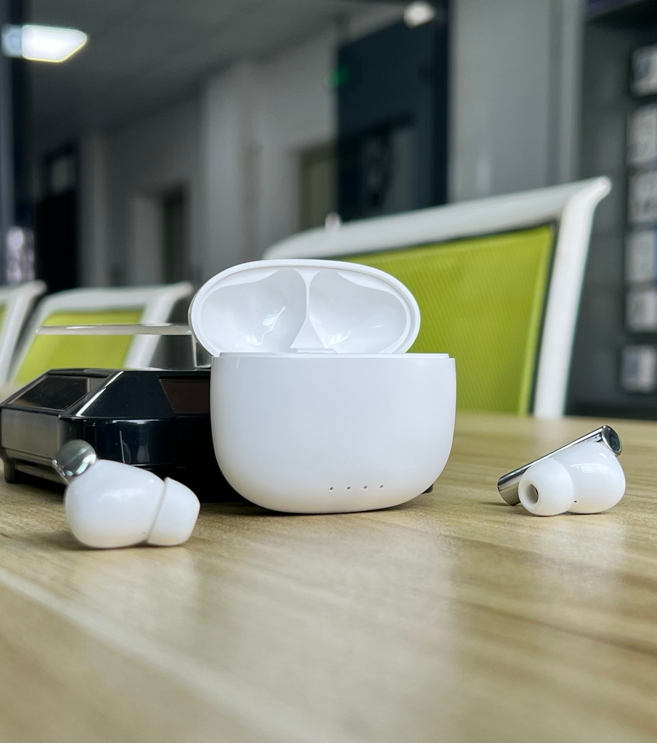 V77 TWS earbuds