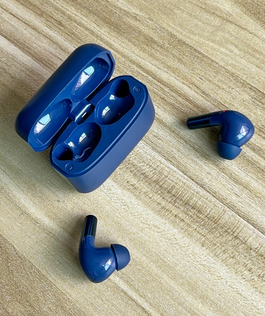 V78 TWS earbuds