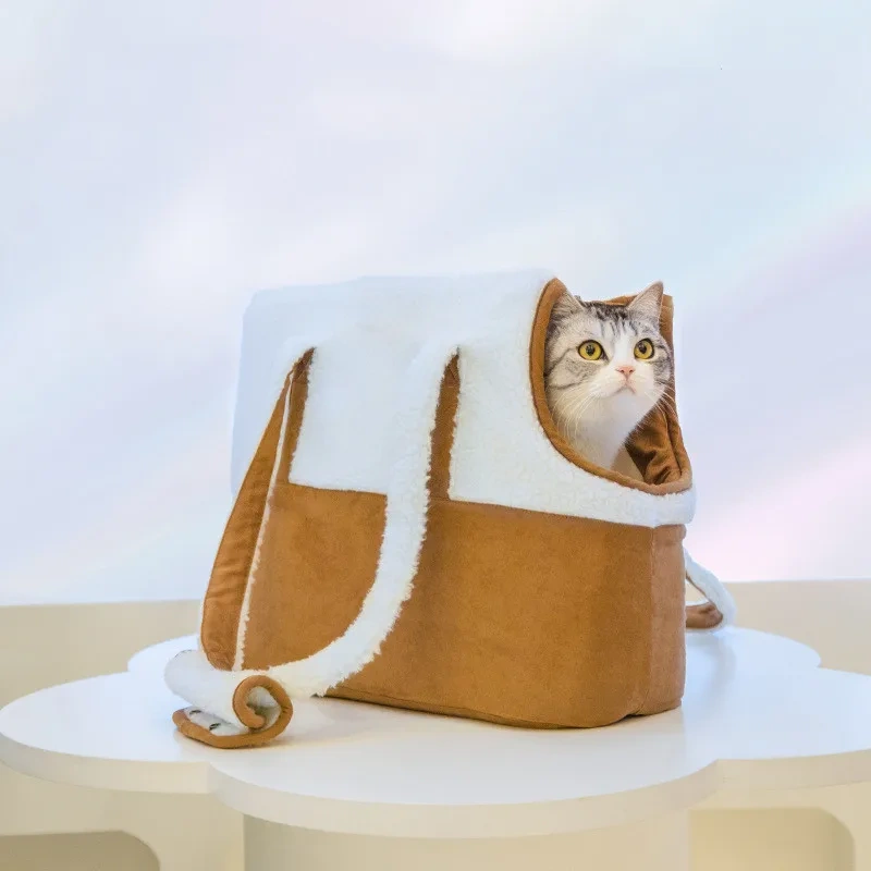 Stylish soft warm cat bag fall winter handbag portable luxury pet travel carrier large capacity pet backpack wholesale