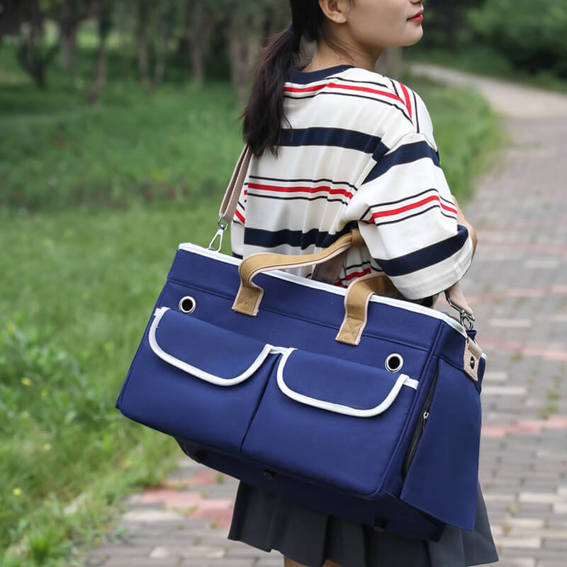 Large Crossbody portable breathable pet bag, portable pet bag