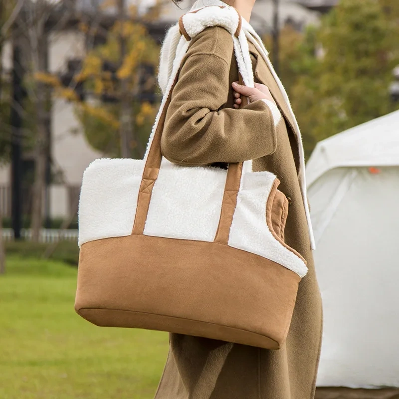 Stylish soft warm cat bag fall winter handbag portable luxury pet travel carrier large capacity pet backpack wholesale