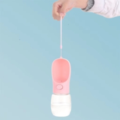 Outdoor water fountain for dogs Water feeder Portable water bottle for dogs and cats outside water fountain