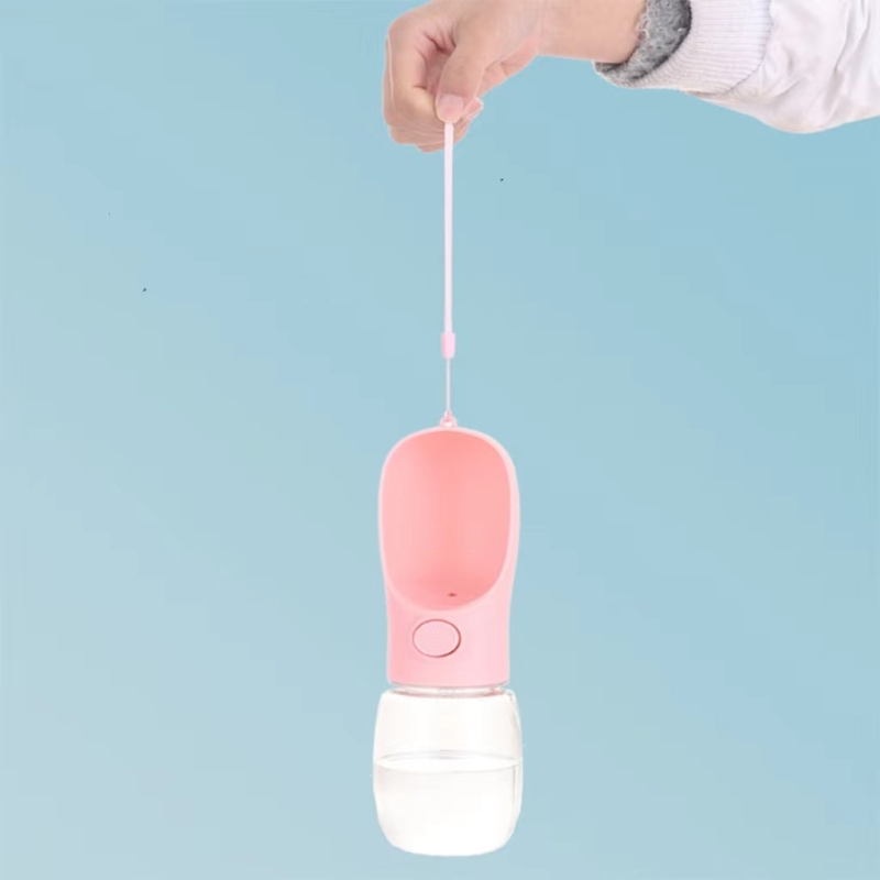 Outdoor water fountain for dogs Water feeder Portable water bottle for dogs and cats outside water fountain