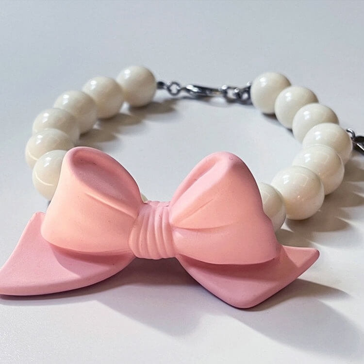 Pink bow collar jewelry for small and medium-sized dogs