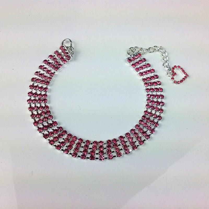 Four rows of diamond pet collars, cat and dog chains, heart-shaped accessories