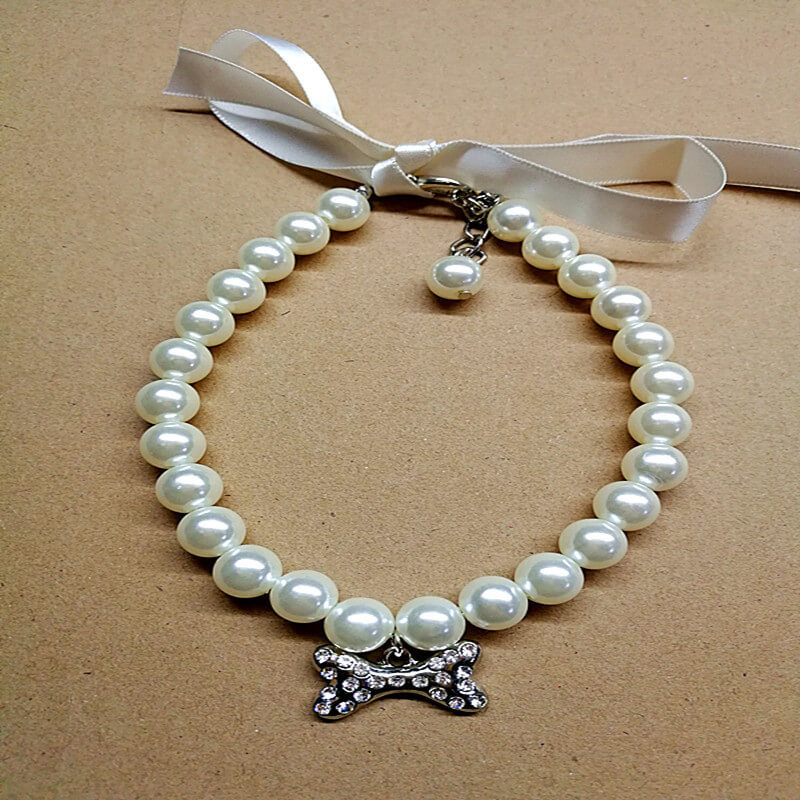 Pet jewelry pearl necklace bone pendant for small and medium dogs
