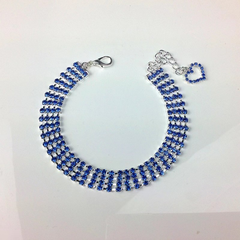 Four rows of diamond pet collars, cat and dog chains, heart-shaped accessories