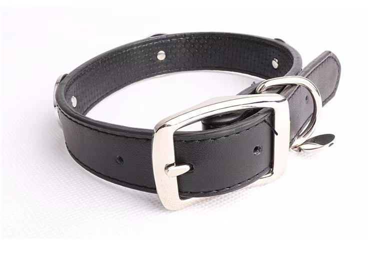 Genuine leather pet dog collar can be used with large dog leash