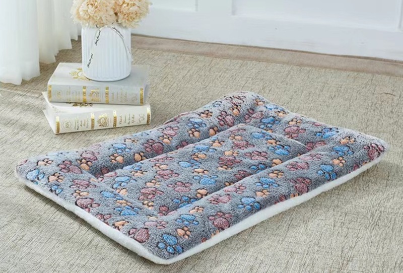 Pet Autumn Winter Warm Thick Sleeping Mat Pet Dog Sofa Mat Elastic Cat Soft Bed Mat