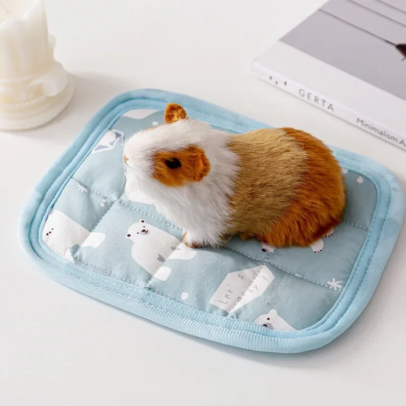 Small Pet Cooler Mat Summer Ice Silk Cool Feeling Pet Mat Hamster Kennel Mat Guinea Pig Chinchilla Rabbit Small Pet Cooling Mat
