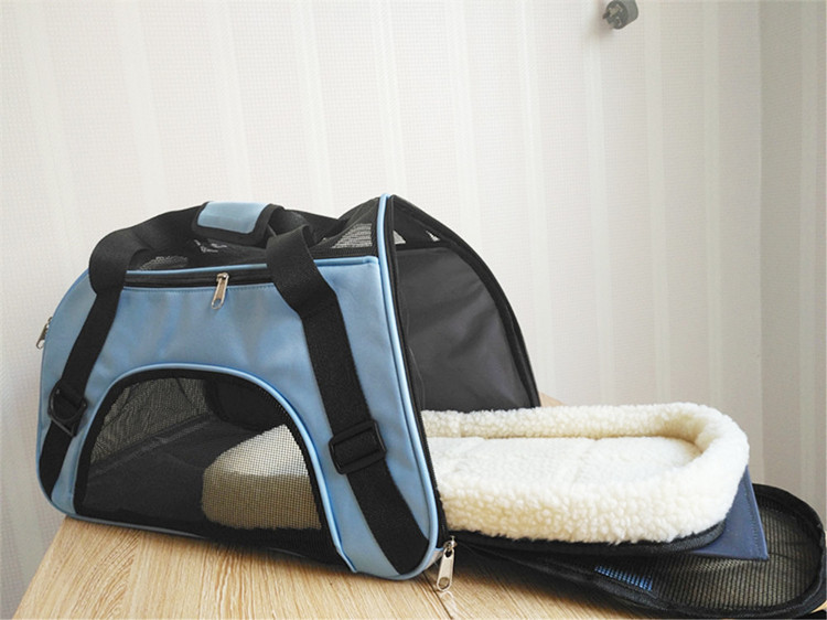 Factory Supply Cat Carrier Breathable Cat And Dog Travel Bag Portable Airline Approved Pet Carrier