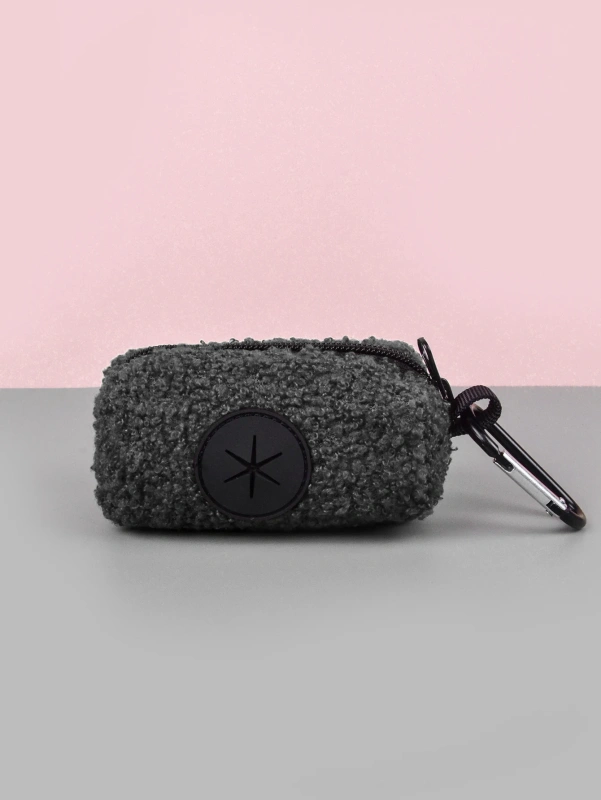 1pcs Furry Cute Design Dog Poop Bag Holder for Leash Attachment（No Poop Bag And Leash）