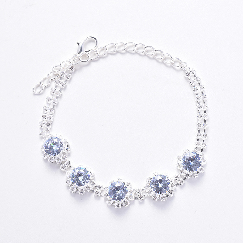 Bling Diamond Cat Necklace Fashion Luxury Shining Collars for Dog Adjustable Cats Puppy Chihuahua Wedding Pet Accessories